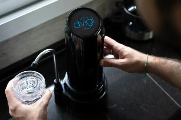 Filtro Purificador De Agua Sobre Mesada Dvigi Aqua Negro